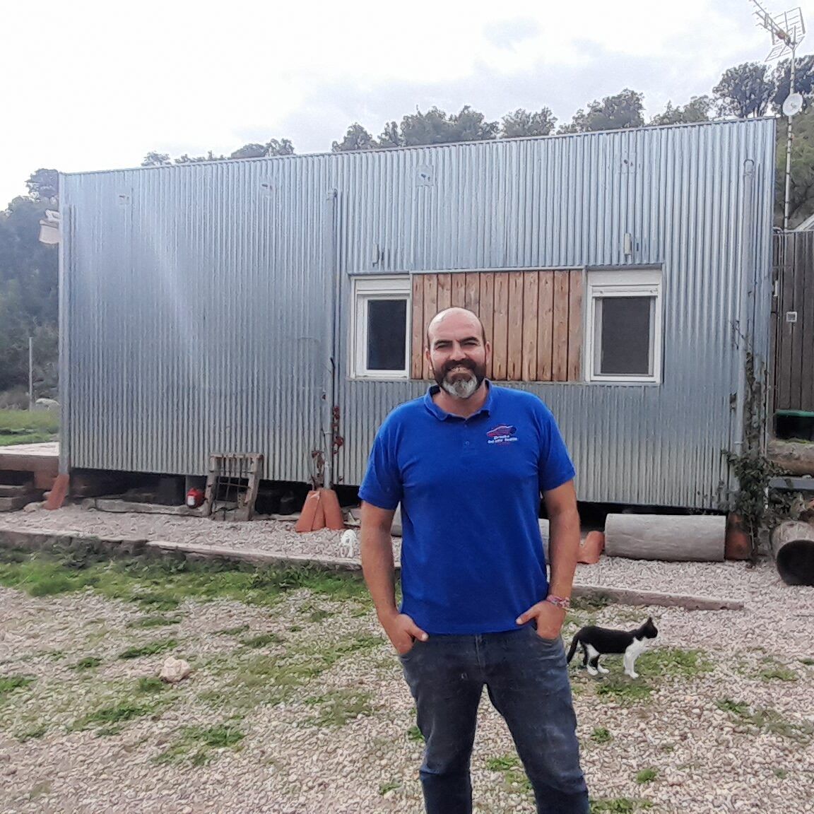 20221027_150345 Javi y su casa Modular....en mitad del campo